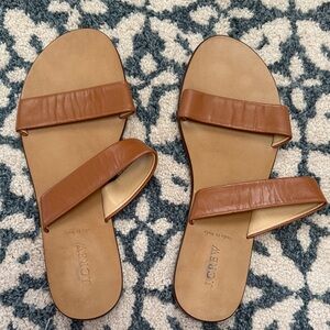 J CREW Brown Tan GENUINE LEATHER Womens SANDALS 2 STRAP Shoes SIZE 9.5